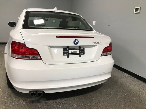 Used 2010 BMW 128i Coupe RWD image 4