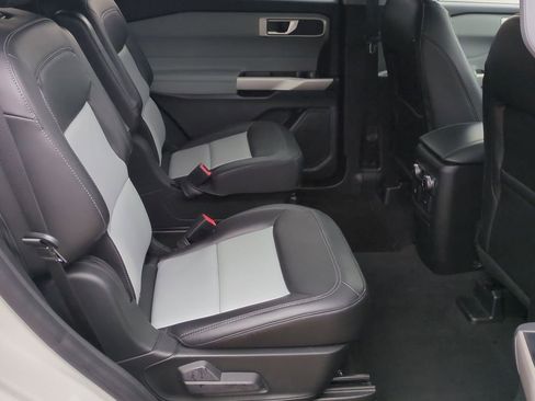 Certified 2022 Ford Explorer XLT w/ Equipment Group 202A image 23