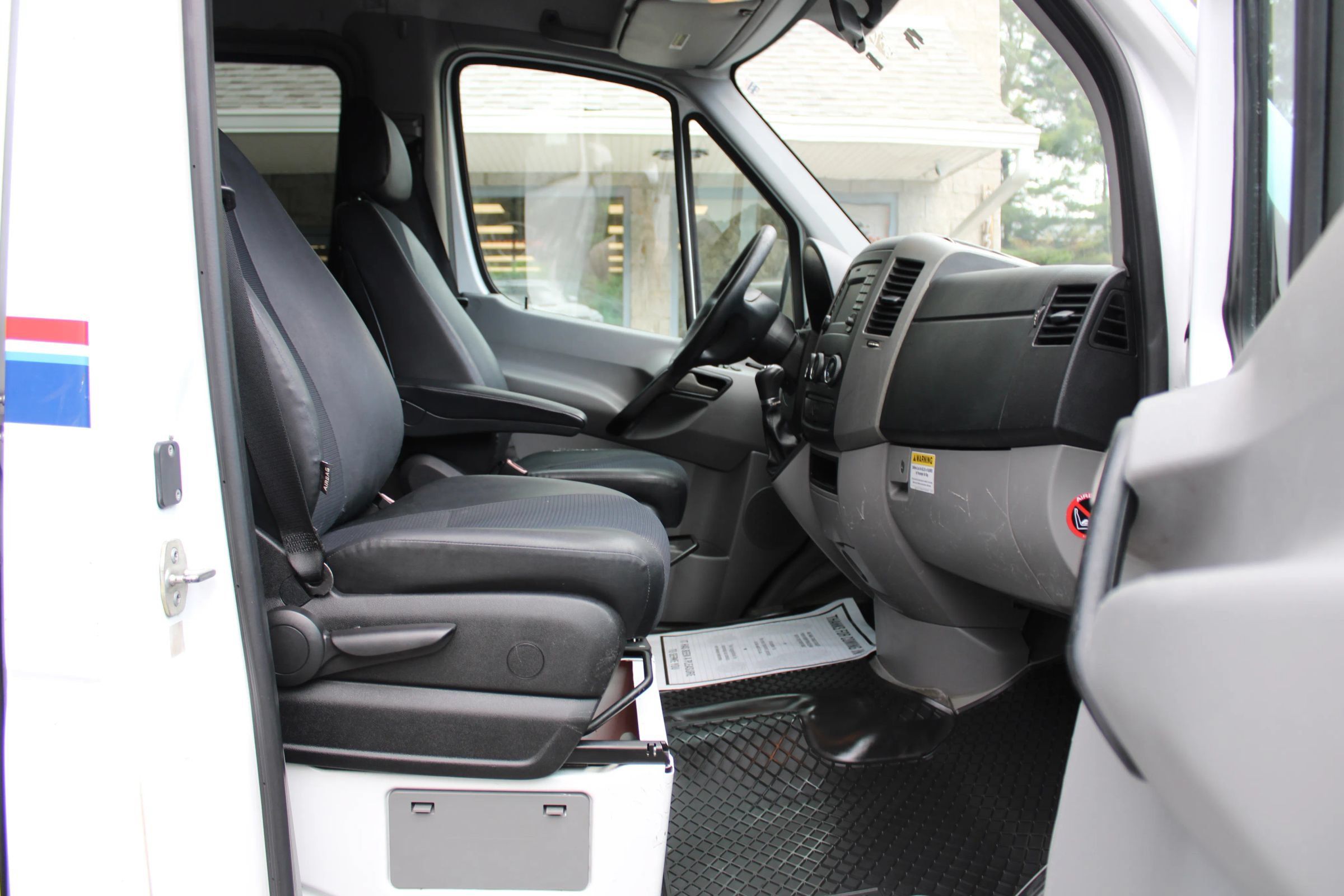 Used 2016 Mercedes-Benz Sprinter 2500 image 17