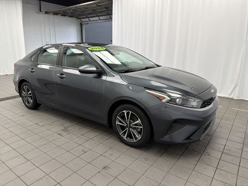 Used 2024 Kia Forte LXS FWD image 3