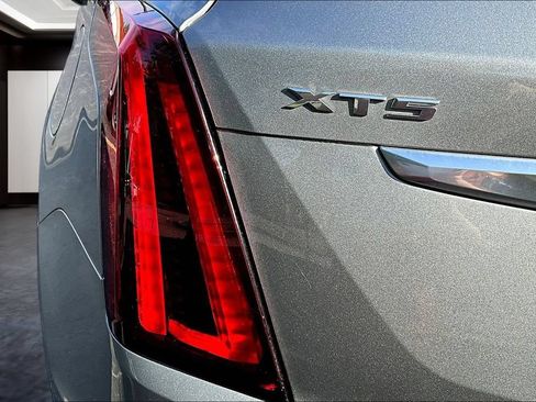 Certified 2024 Cadillac XT5 Premium Luxury w/ LPO, Floor Liner Package AWD/4WD image 22