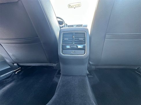 Used 2018 Volkswagen Passat 2.0T SE image 29