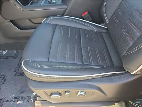 Used 2025 GMC Sierra 2500 AT4X image 18