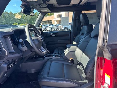 New 2025 Ford Bronco Badlands image 9