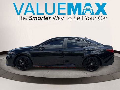 Used 2025 Toyota Camry SE FWD image 7