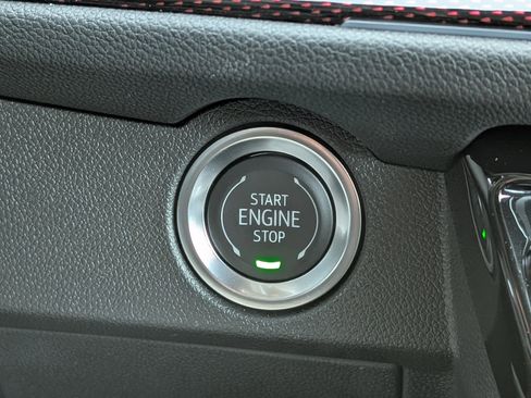 Used 2025 Chevrolet Traverse Z71 w/ Driver Confidence Package image 36