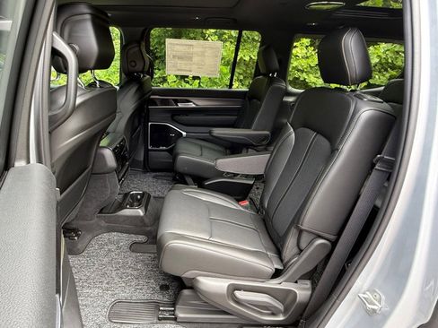 New 2026 Jeep Grand Wagoneer 4WD image 16