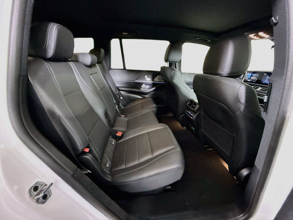 Used 2025 Mercedes-Benz GLS 450 4MATIC image 26