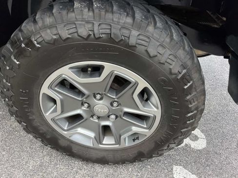 Used 2014 Jeep Wrangler Unlimited Sport w/ Quick Order Package 24S AWD/4WD image 14