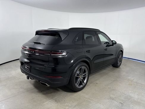 Certified 2024 Porsche Cayenne AWD/4WD image 7