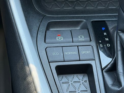 Used 2019 Toyota RAV4 XLE Premium w/ Cold Weather Package FWD image 24