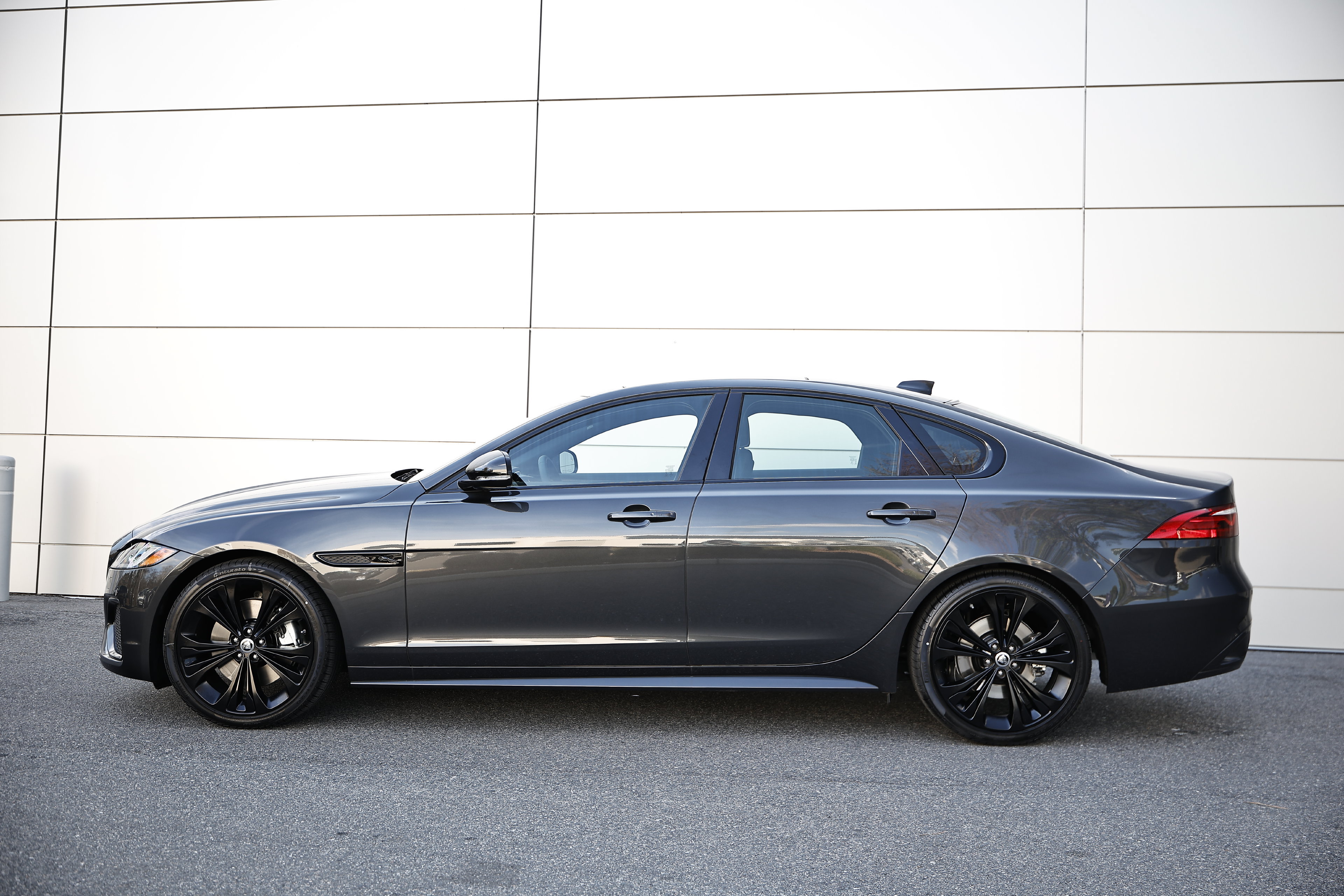 New 2024 Jaguar XF R-Dynamic SE AWD/4WD image 4