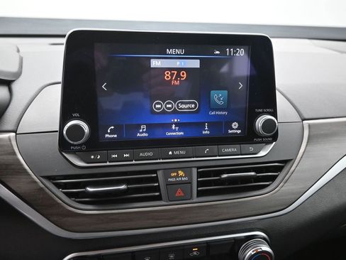 Used 2025 Nissan Altima 2.5 SV image 4