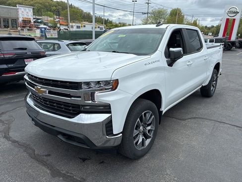 Used 2022 Chevrolet Silverado 1500 LT AWD/4WD image 3