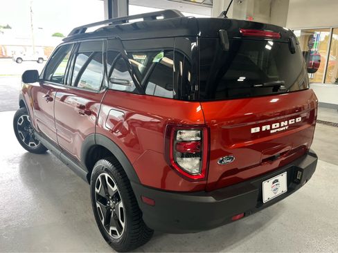 Certified 2024 Ford Bronco Sport Outer Banks w/ Tech Package AWD/4WD image 5
