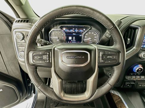 Used 2022 GMC Sierra 1500 Denali w/ Denali Premium Package AWD/4WD image 11