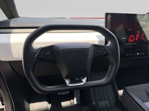 Used 2024 Tesla Cybertruck AWD Crew Cab image 12
