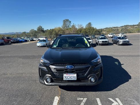 Used 2025 Subaru Outback Premium image 2