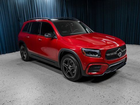 New 2026 Mercedes-Benz GLB 250 4MATIC image 3
