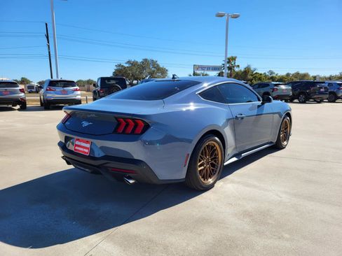 Used 2024 Ford Mustang Premium image 5