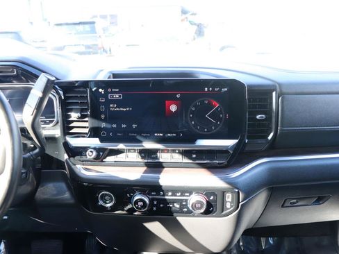 Used 2024 GMC Sierra 1500 SLT image 19