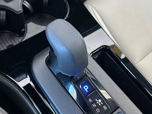 Certified 2024 Toyota Prius XLE FWD image 21
