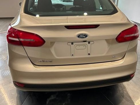 Used 2018 Ford Focus SE FWD image 5