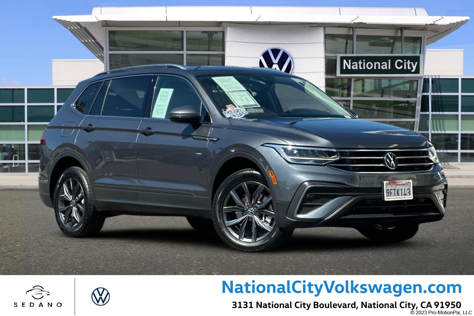 Used 2023 Volkswagen Tiguan SE FWD image 1