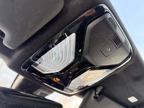 Used 2023 BMW 330i xDrive Sedan w/ Premium Package image 26