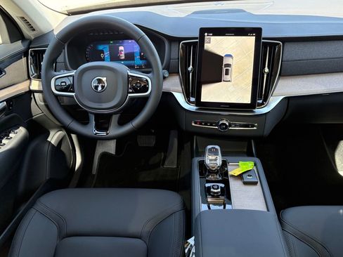 New 2026 Volvo XC90 T8 Plus w/ Protection Package Premier image 12