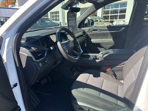 New 2026 GMC Acadia Elevation image 14