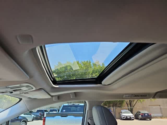 Used 2021 Toyota Sienna XLE FWD image 16