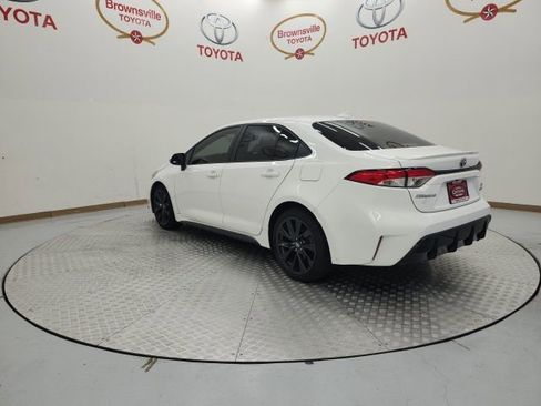 Used 2023 Toyota Corolla SE w/ SE Package image 6