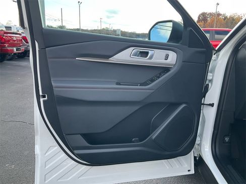 New 2026 Ford Explorer Active w/ Active Comfort Package image 16