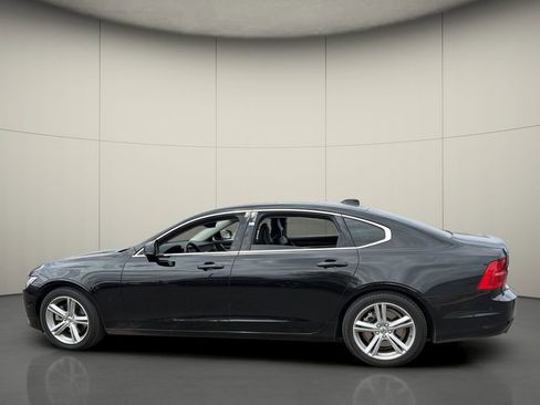 Used 2018 Volvo S90 T5 Momentum w/ Convenience Package image 4