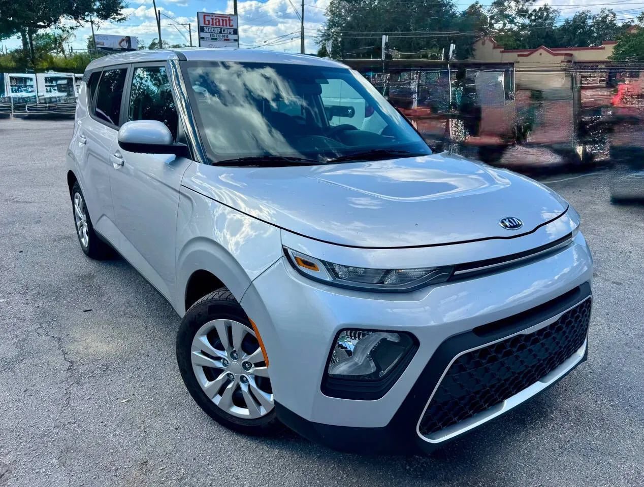 Used 2020 Kia Soul LX FWD image 2