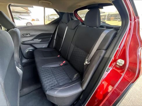 Used 2023 Nissan Kicks SV image 17