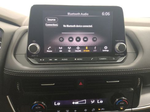 Used 2021 Nissan Rogue SV AWD/4WD image 25