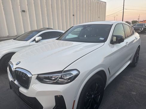 Used 2022 BMW X4 M40i w/ Premium Package image 3