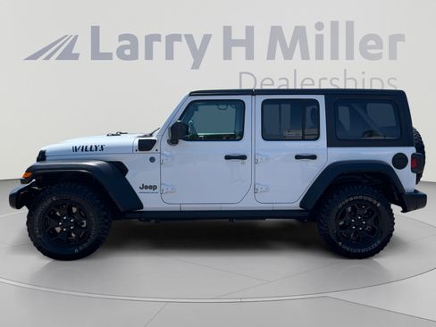 Used 2023 Jeep Wrangler Unlimited AWD/4WD image 2