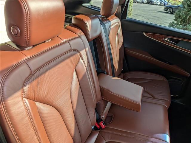 Used 2016 Lincoln MKX Reserve w/ Climate Package FWD image 17