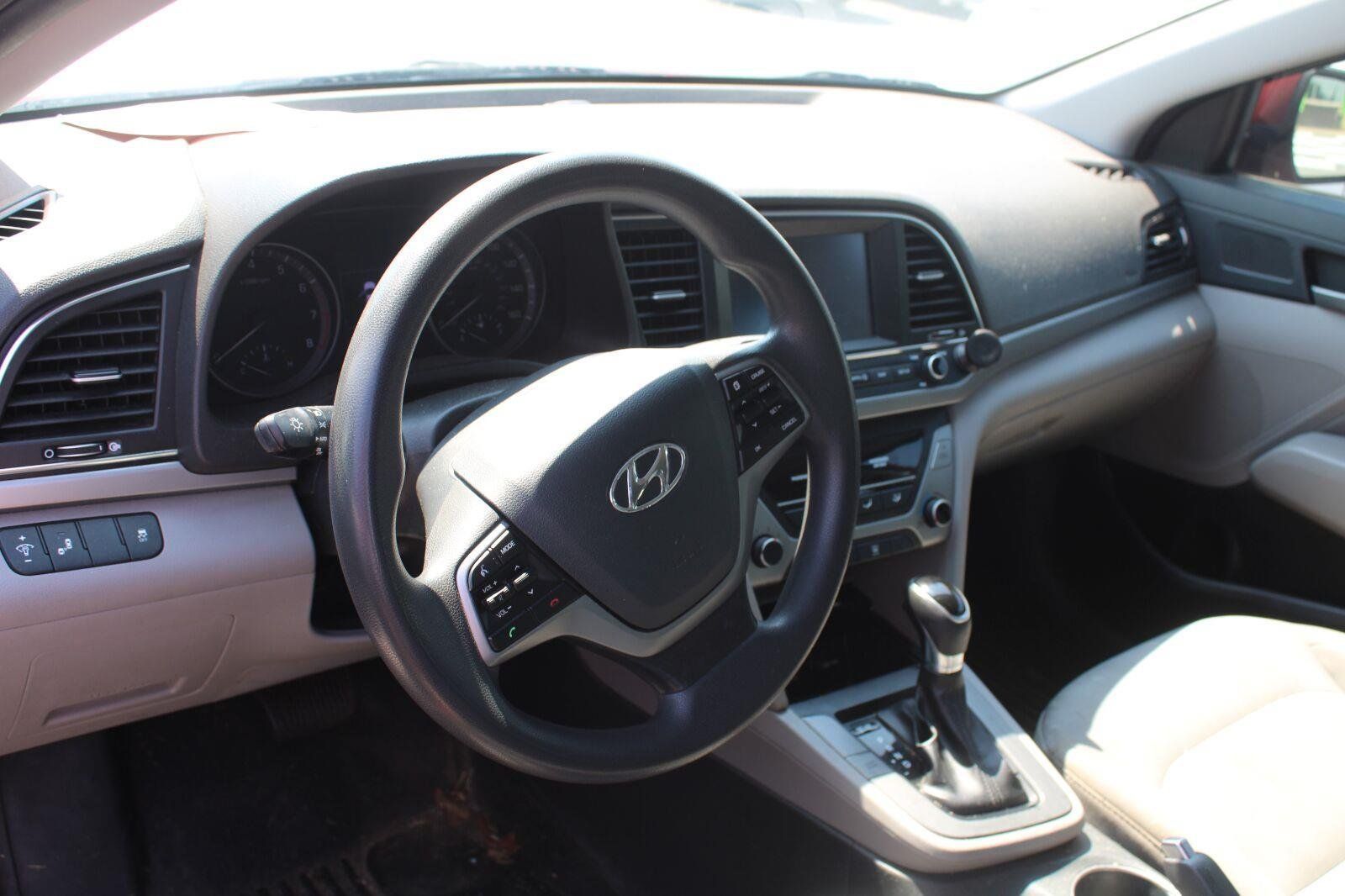 Used 2018 Hyundai Elantra SEL FWD image 9