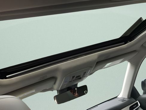Certified 2024 Toyota Highlander XLE AWD/4WD image 14