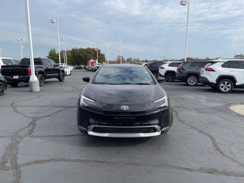 Used 2026 Toyota Prius Plug-In Hybrid image 2