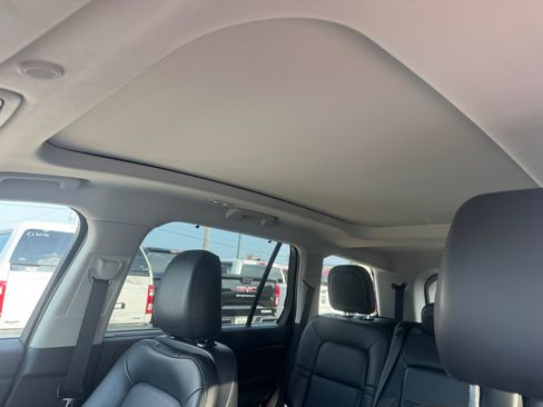 Used 2025 Lincoln Aviator 2WD image 26