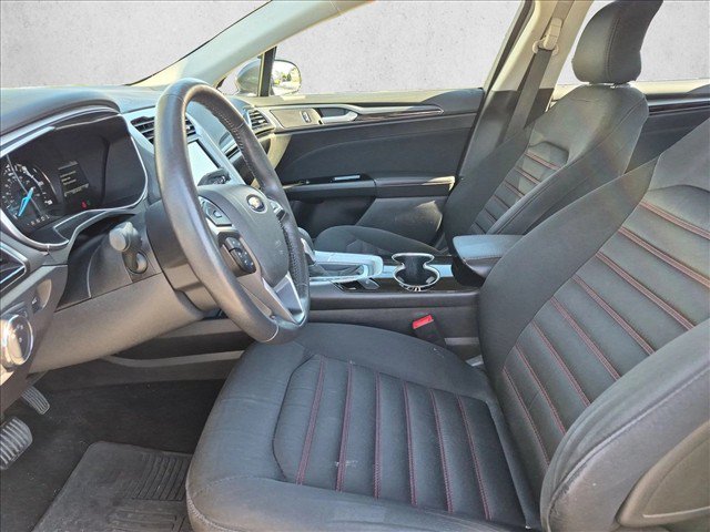 Used 2016 Ford Fusion SE FWD image 13