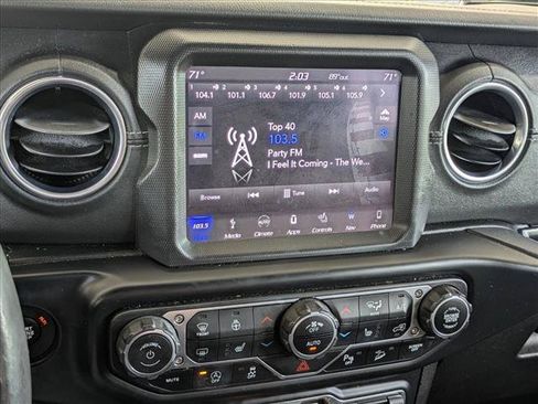 Used 2019 Jeep Wrangler Unlimited Sahara AWD/4WD image 12