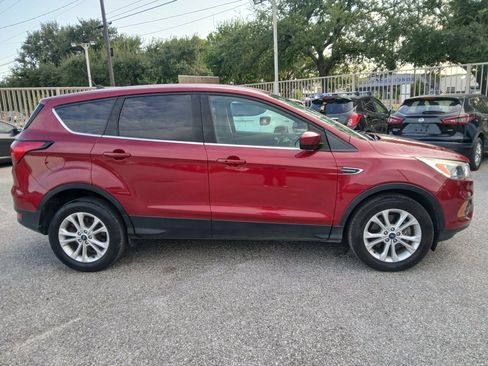 Used 2019 Ford Escape SE AWD/4WD image 4