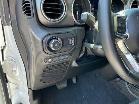Used 2023 Jeep Wrangler Unlimited Rubicon 4xe w/ Cold Weather Group AWD/4WD image 16