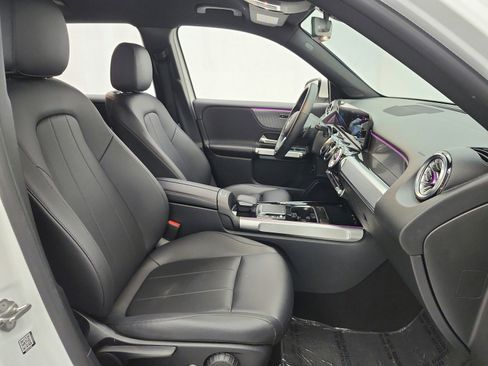 Used 2022 Mercedes-Benz GLB 250 image 25